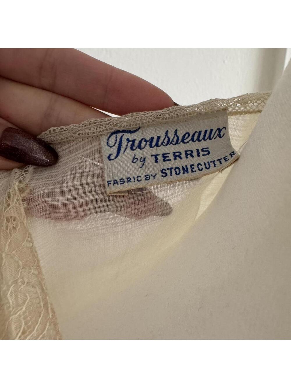1930's trousseaux by Terris cream A-Line long sleeve sheer rayon maxi robe - Picture 7 of 7